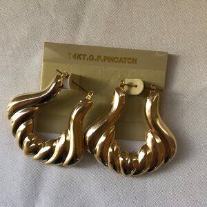 Chunky Gold Tone Pin Catch Pierced Earrings